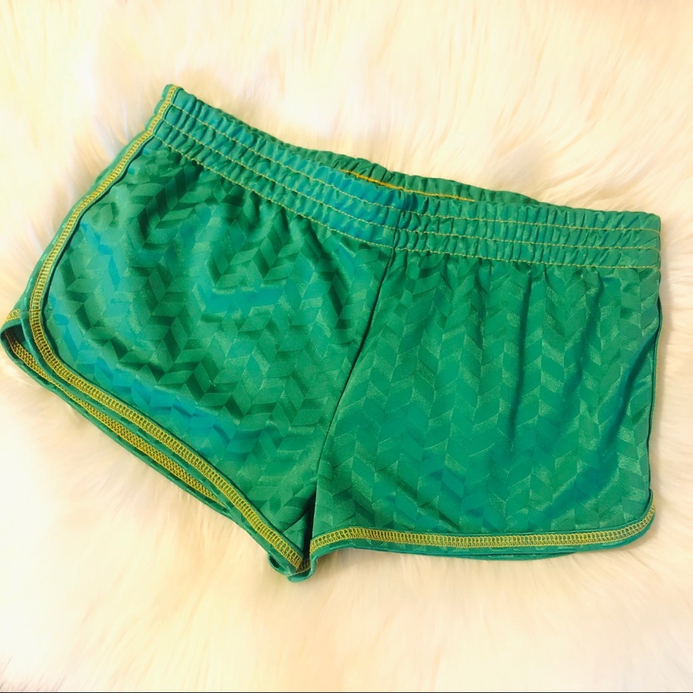 🌾 Derek Heart shorts